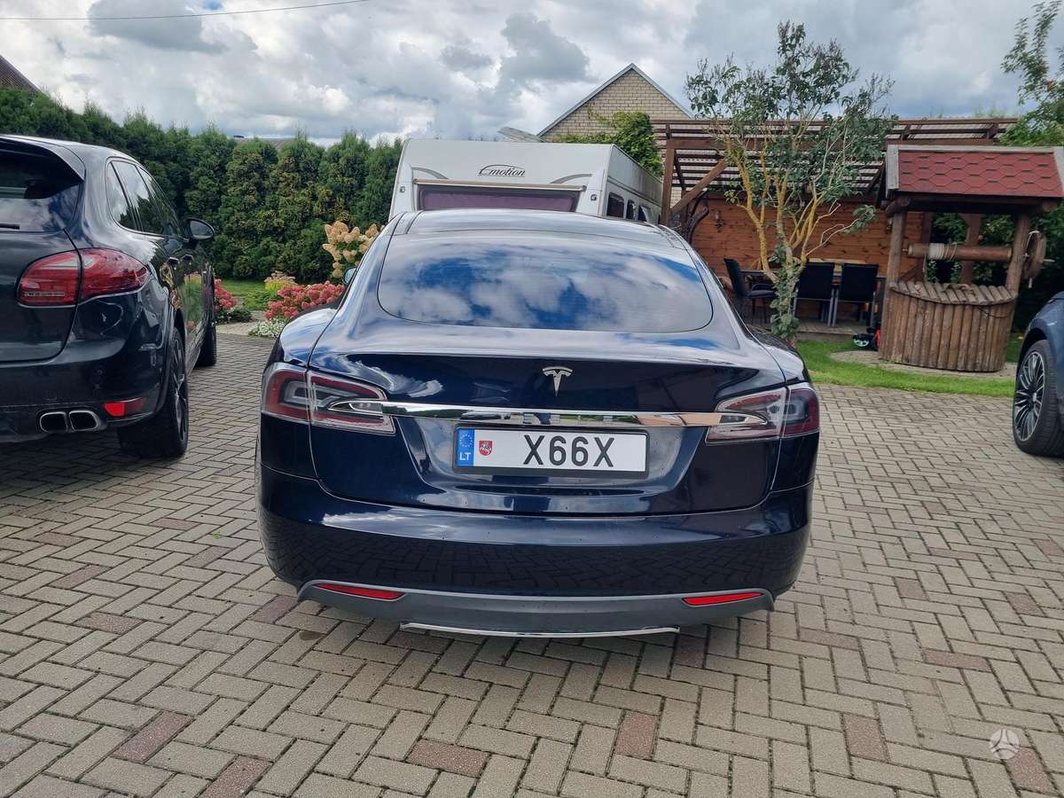 Tesla Model S, 85 kWh, hečbekas