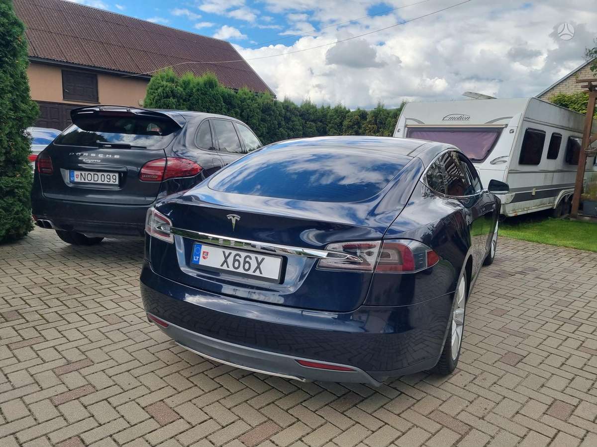 Tesla Model S, 85 kWh, hatchback