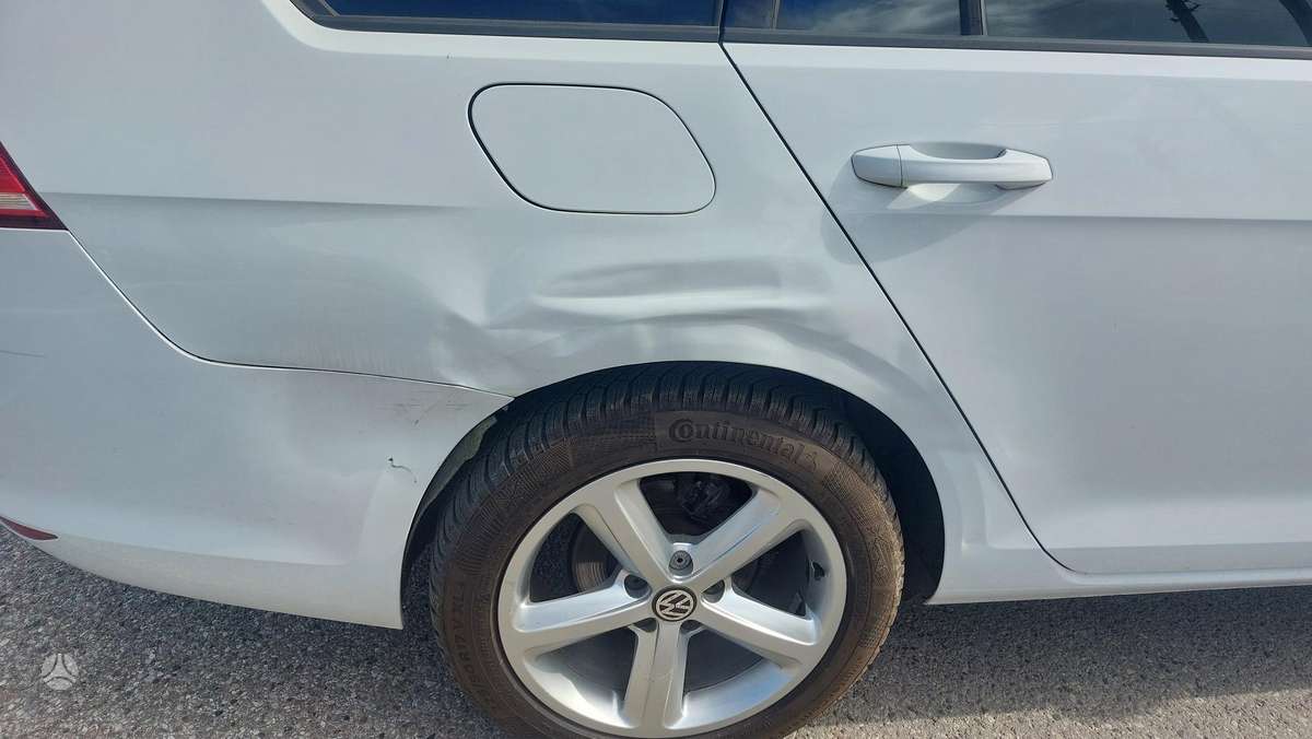 Volkswagen Golf - 5