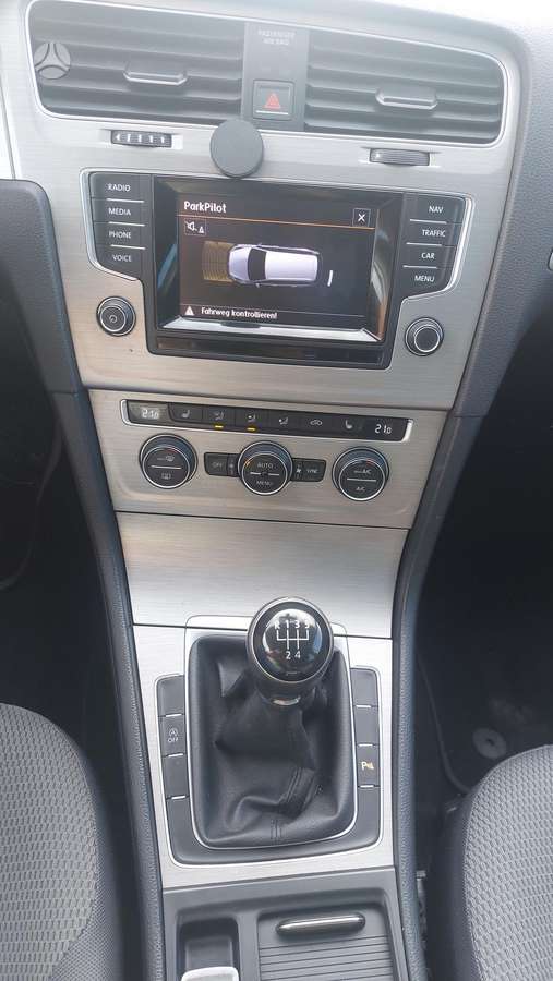Volkswagen Golf - 9