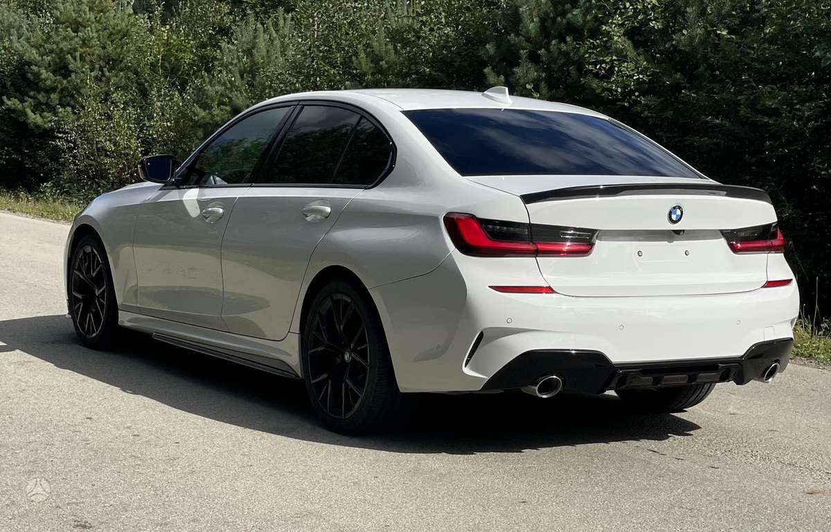 BMW 330, 2.0 l., Седан
