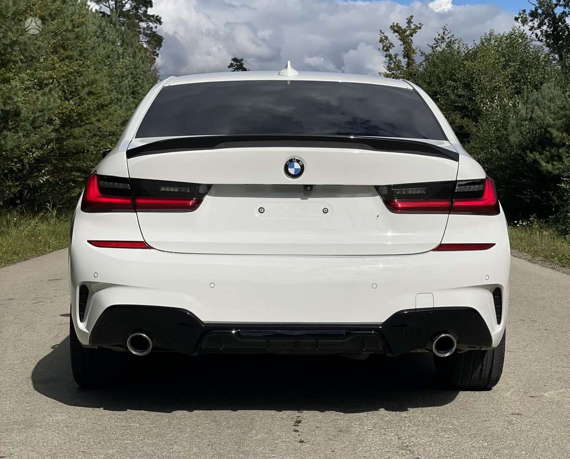 BMW 330, 2.0 l., Седан