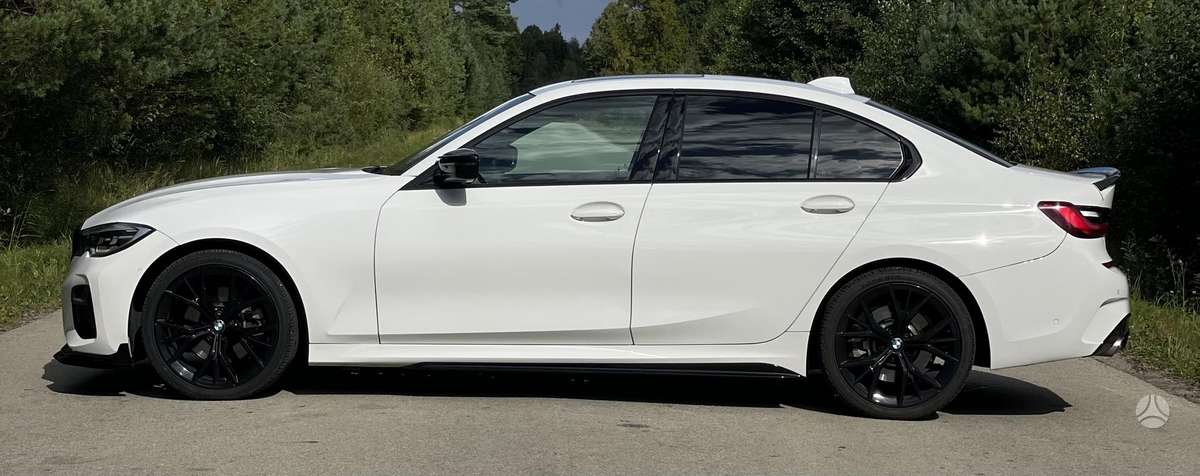 BMW 330, 2.0 l., Седан