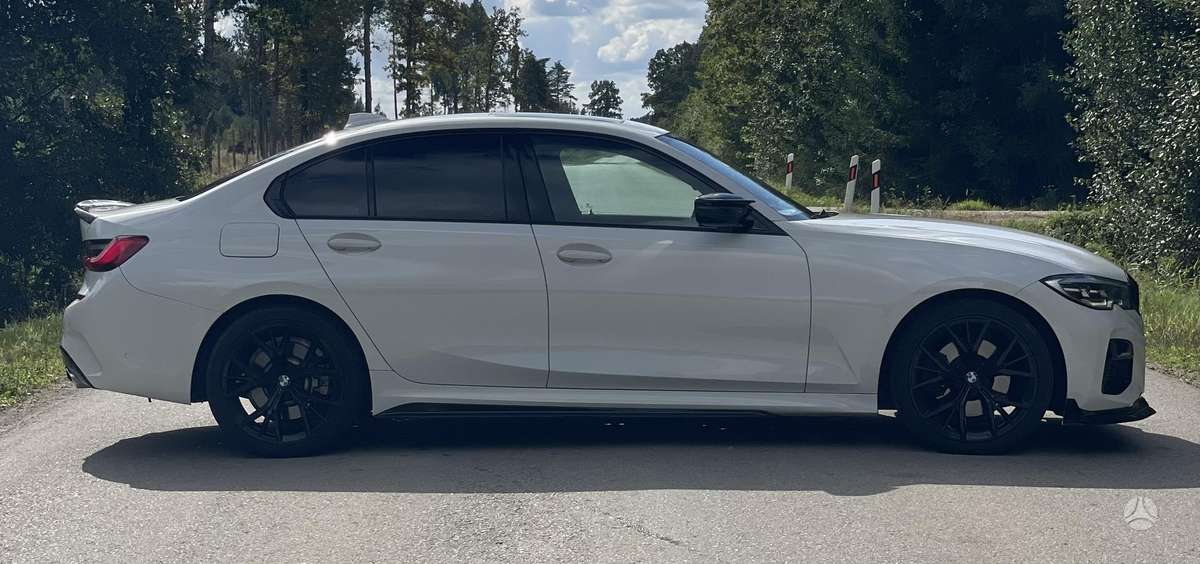 BMW 330, 2.0 l., Седан