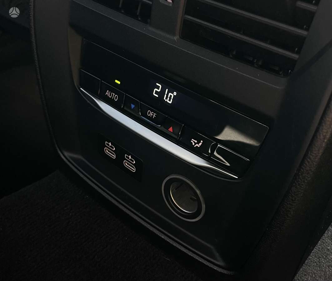 BMW 330, 2.0 l., Седан