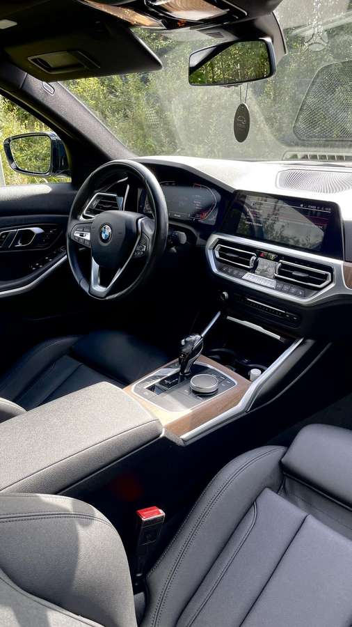 BMW 330, 2.0 l., Седан