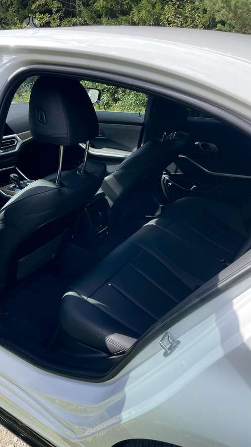 BMW 330, 2.0 l., Седан