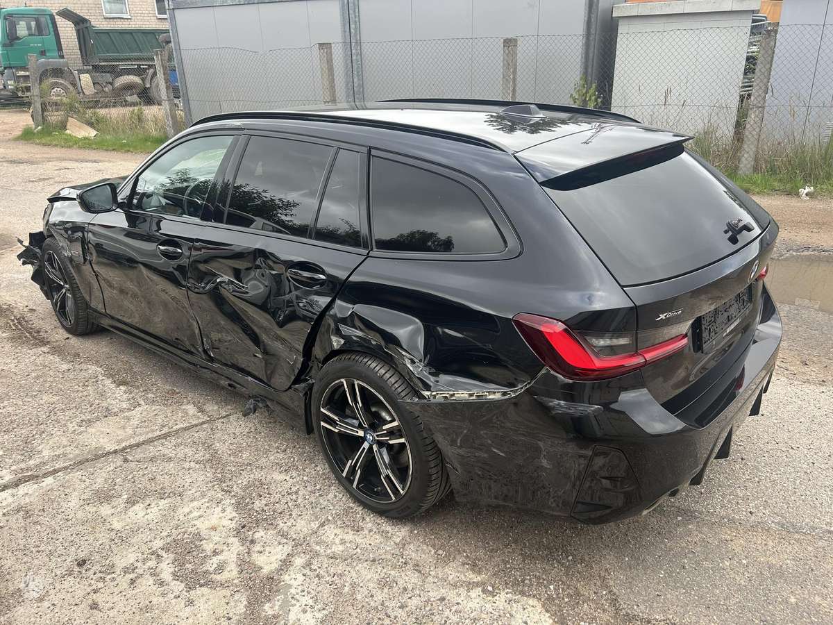 BMW 320 - 4
