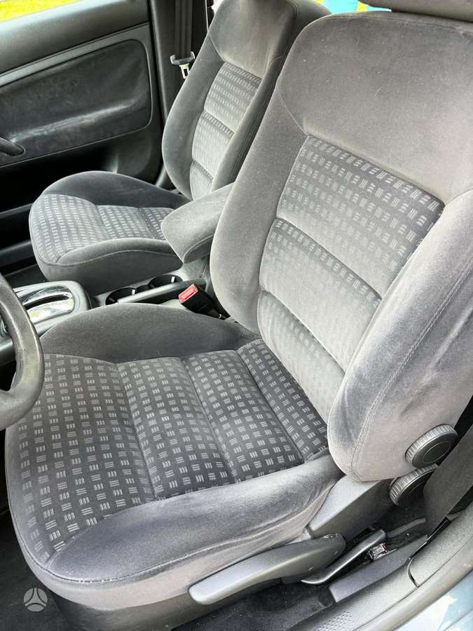 Volkswagen Passat - 8
