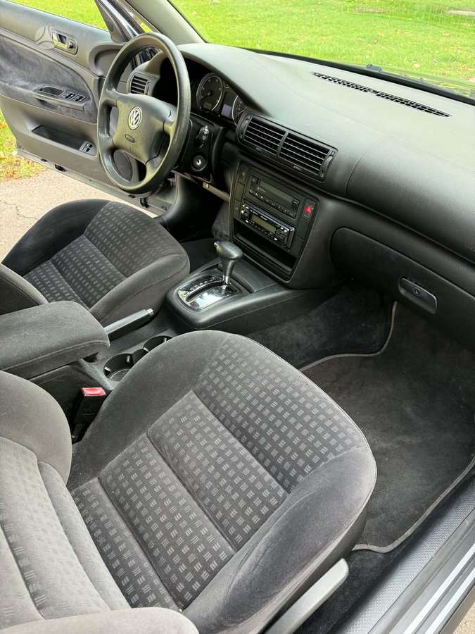 Volkswagen Passat - 9