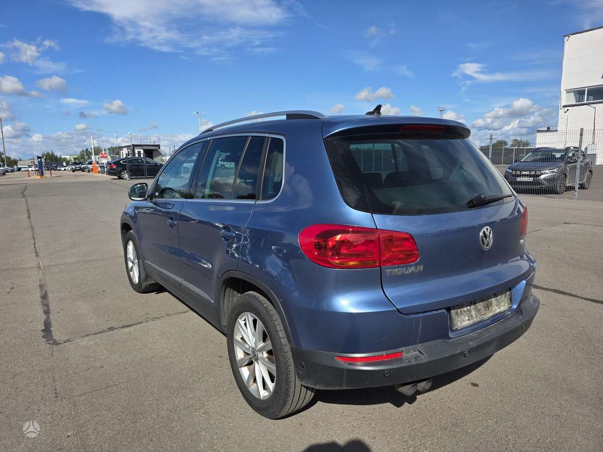Volkswagen Tiguan - 8
