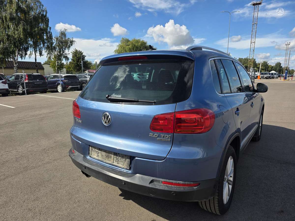 Volkswagen Tiguan - 11
