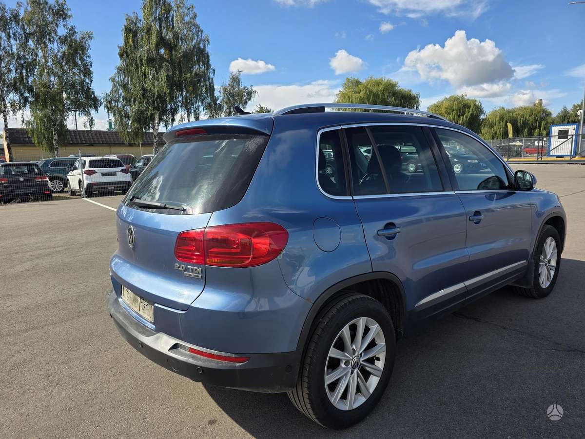 Volkswagen Tiguan - 12