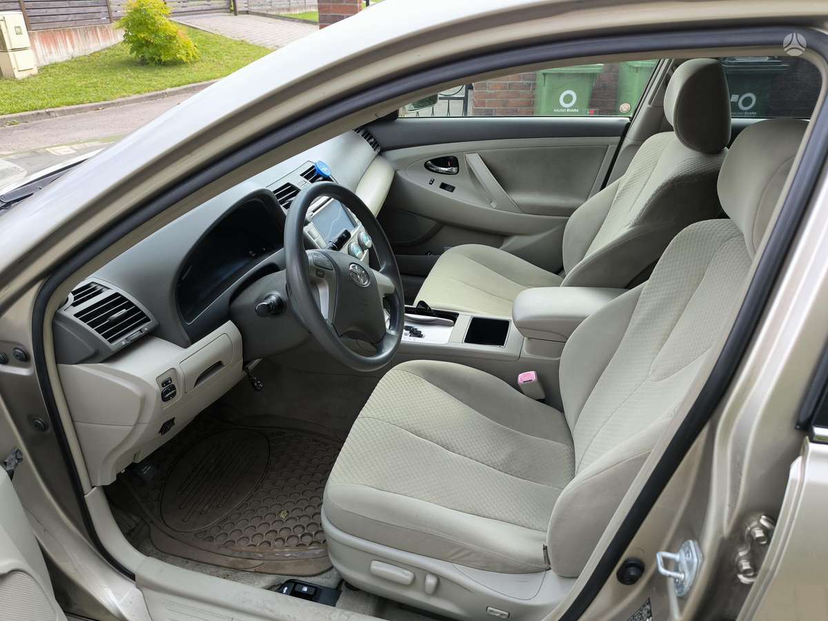 Toyota Camry - 7