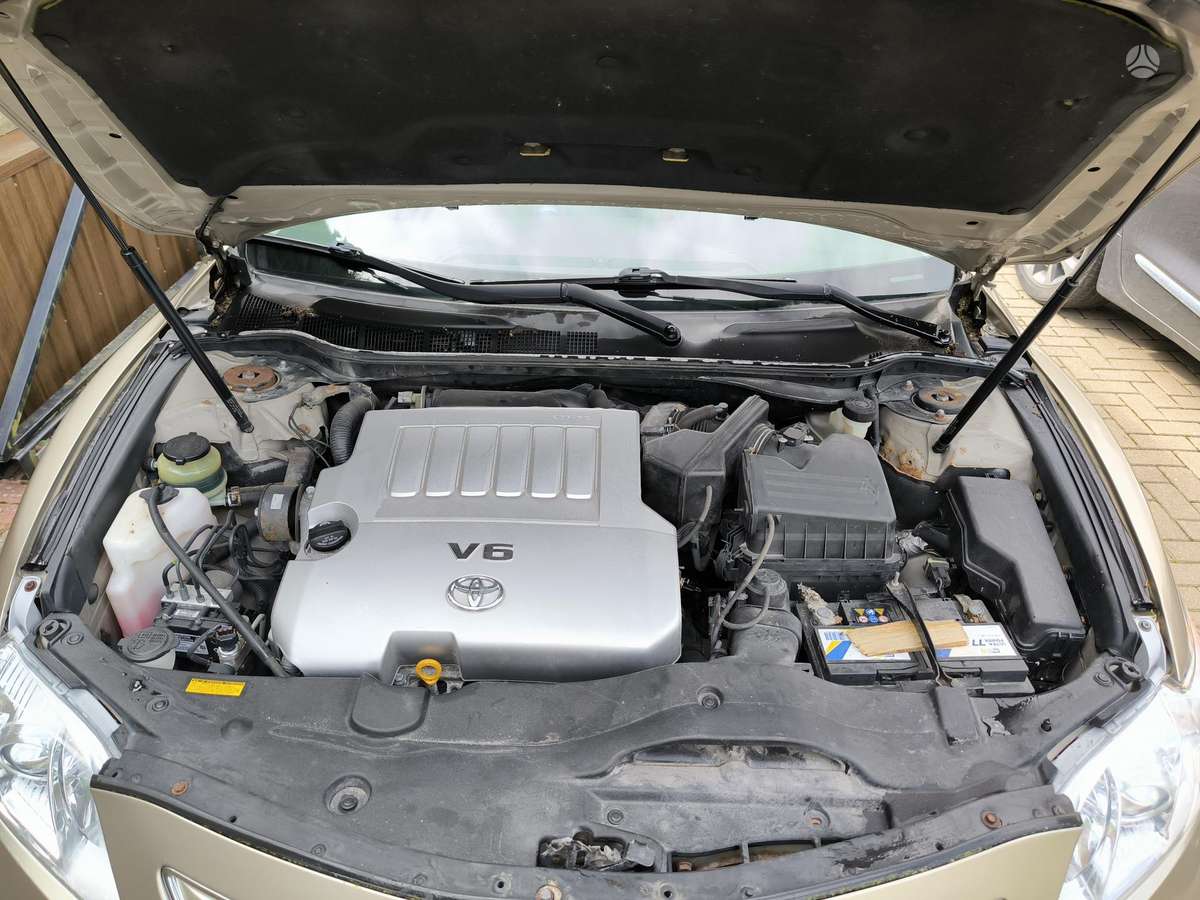 Toyota Camry - 11