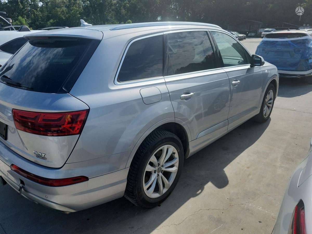 Audi Q7 - 7