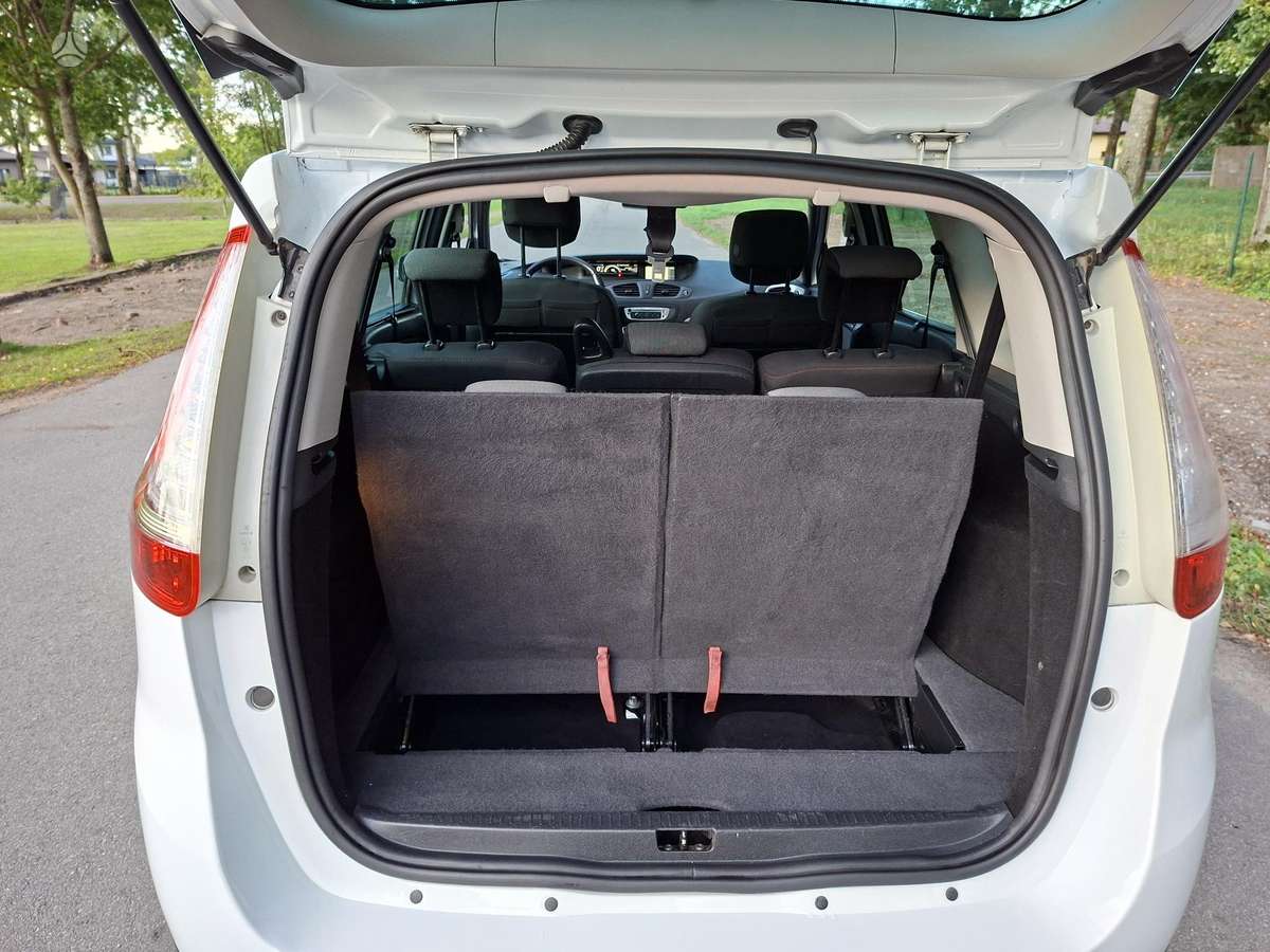 Renault Grand Scenic - 9