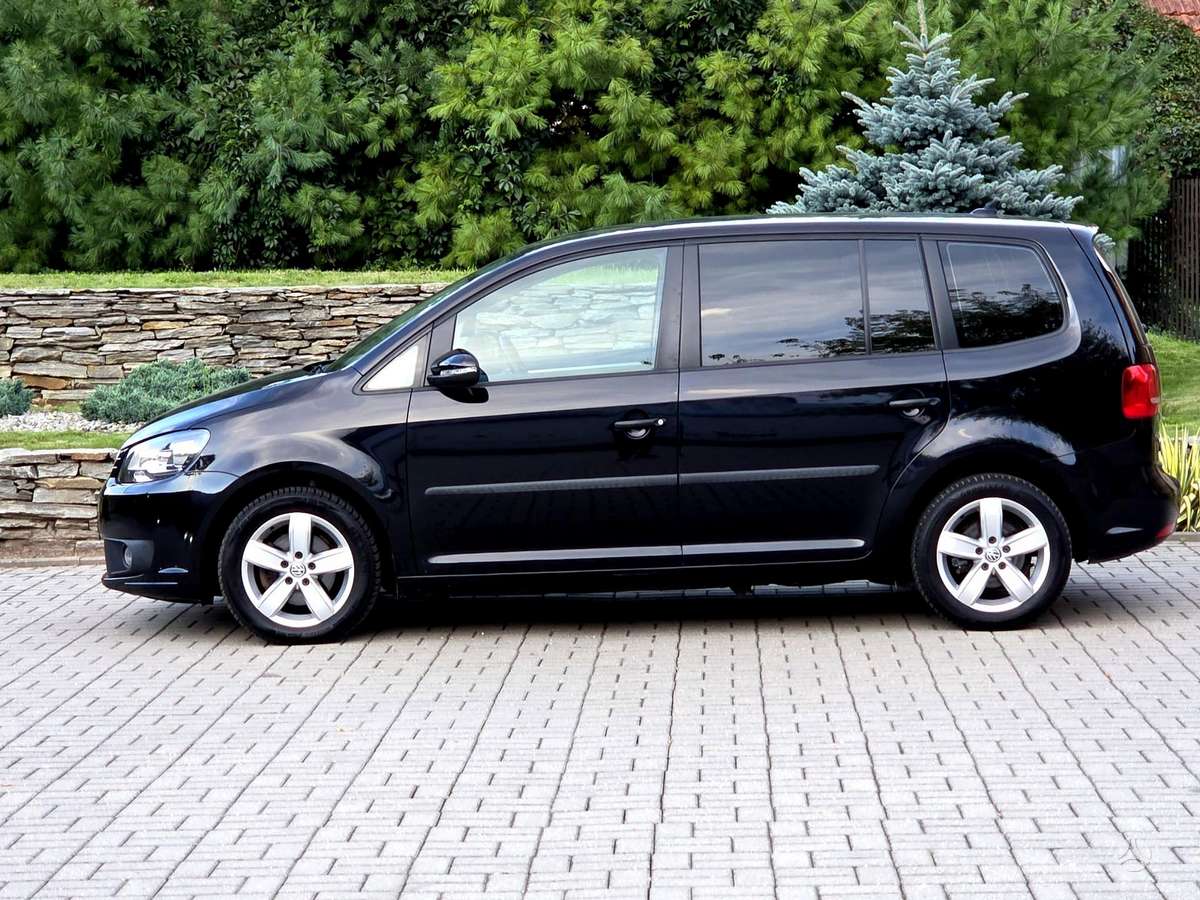 Volkswagen Touran - 4