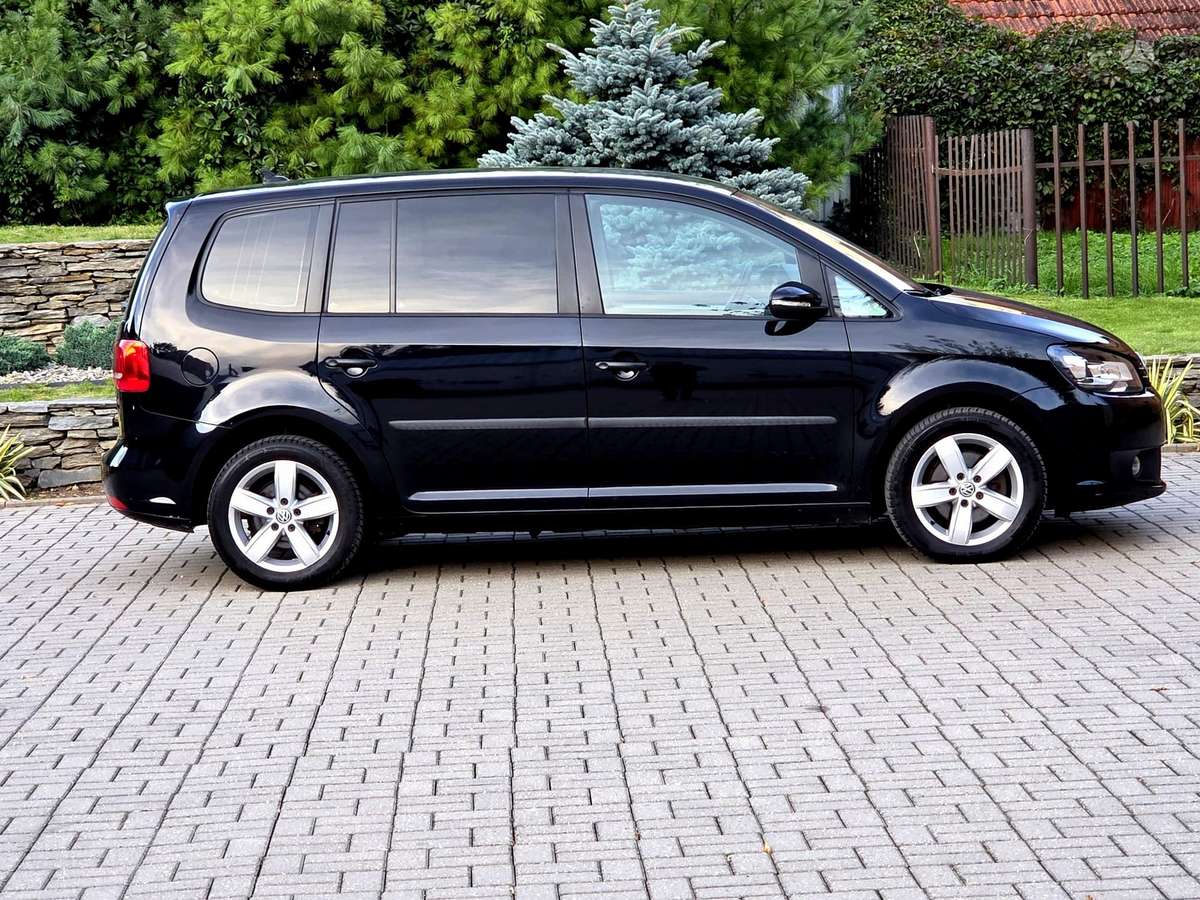 Volkswagen Touran - 10