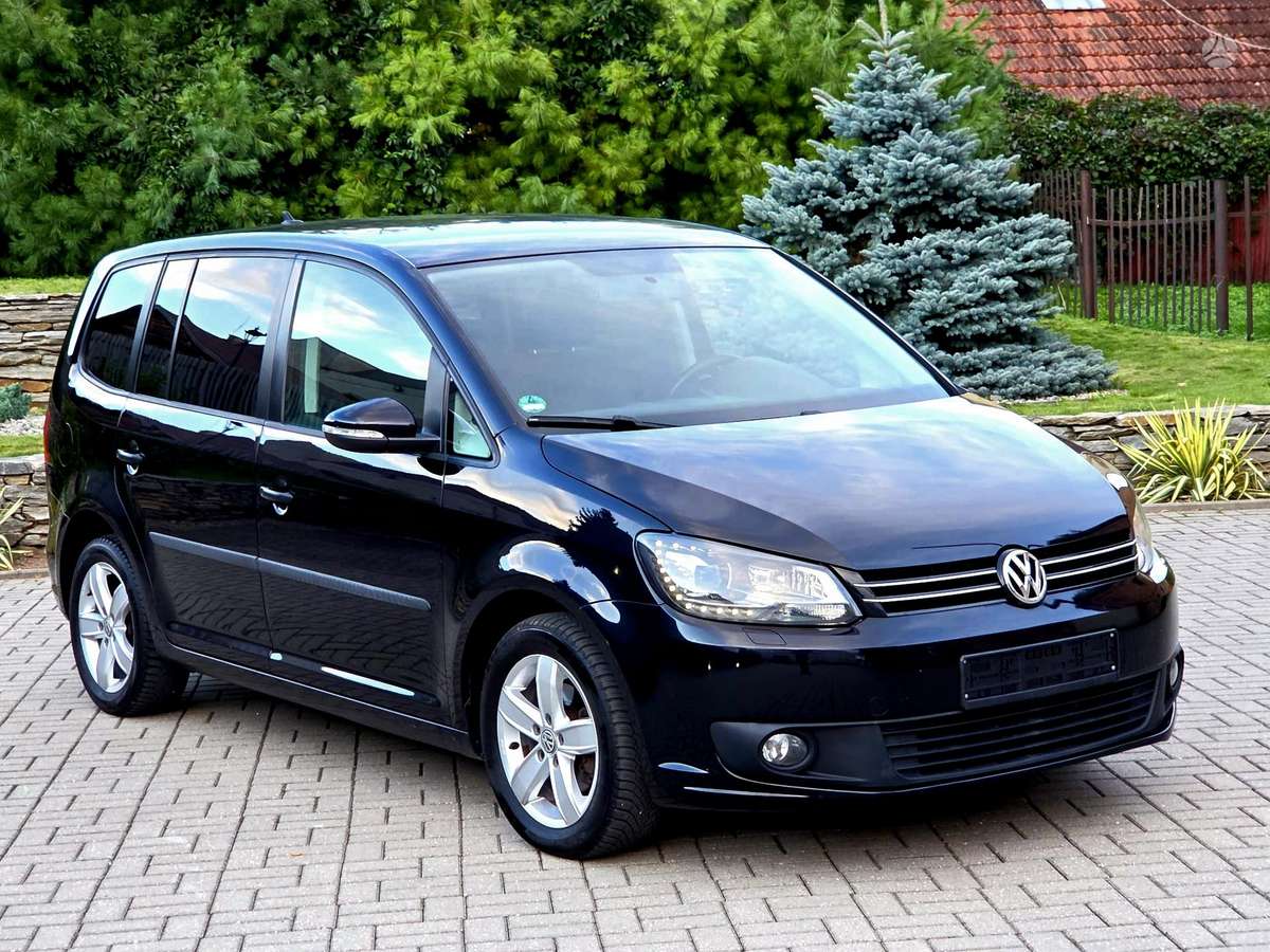 Volkswagen Touran - 12