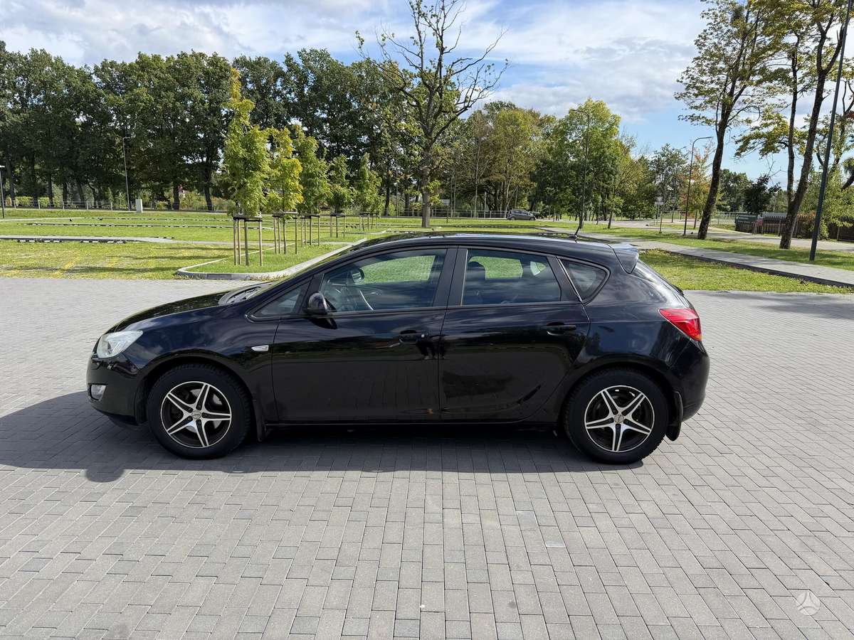 Opel Astra, 1.7 l., hatchback