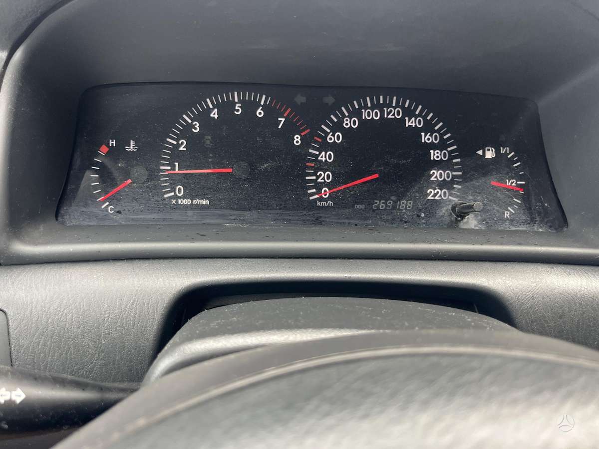 Toyota Corolla - 10