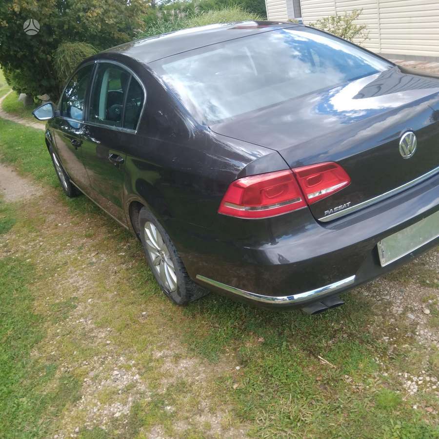 Volkswagen Passat - 2