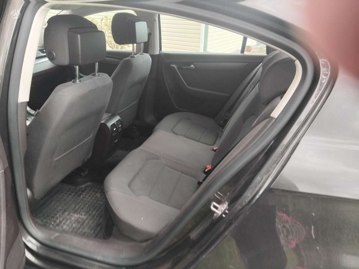 Volkswagen Passat - 6