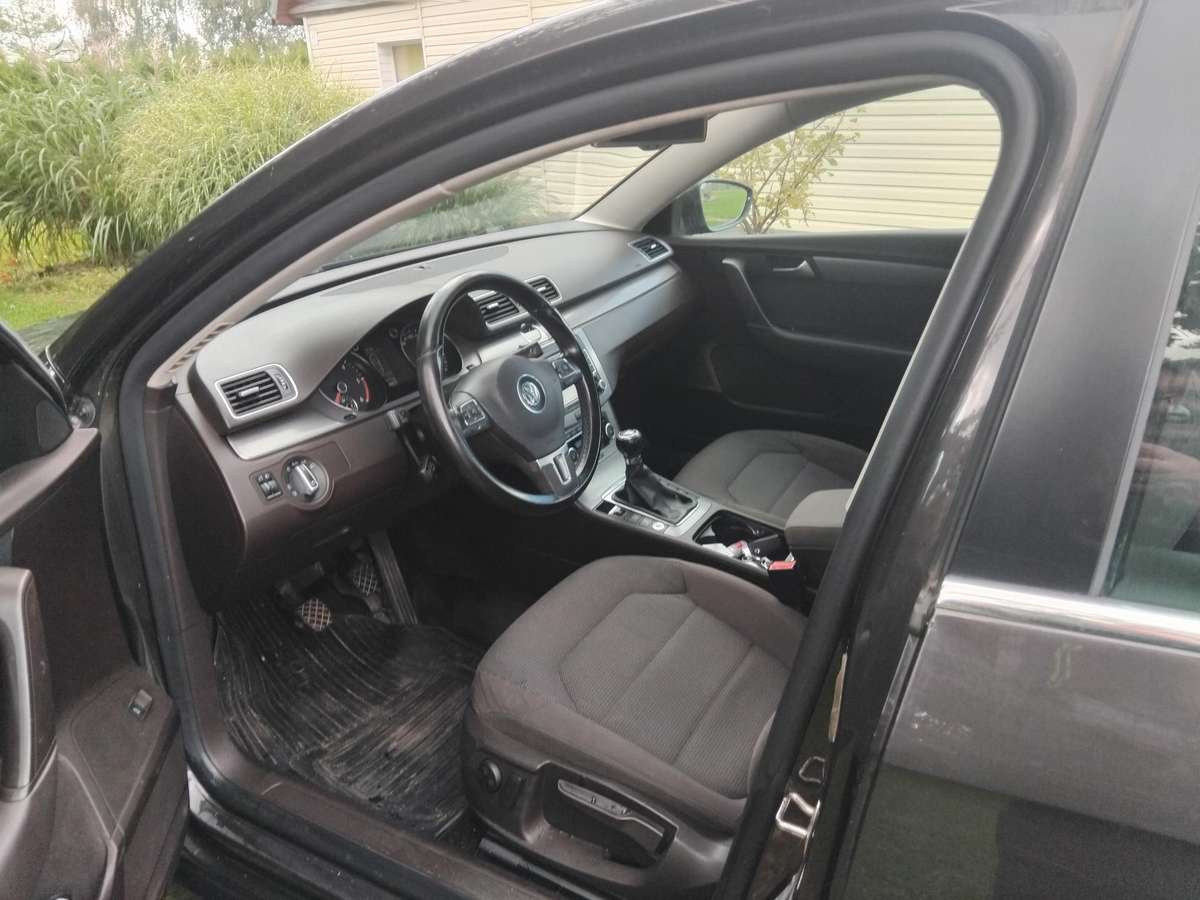 Volkswagen Passat - 8