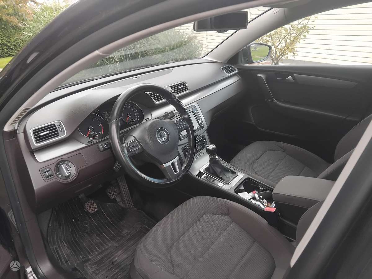 Volkswagen Passat - 9