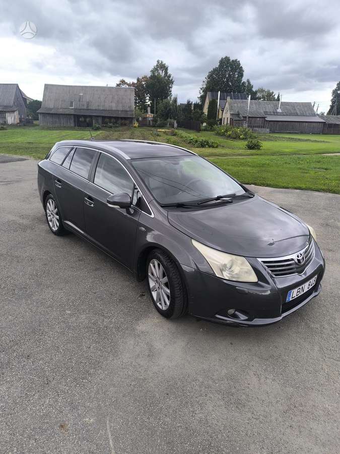 Toyota Avensis - 1