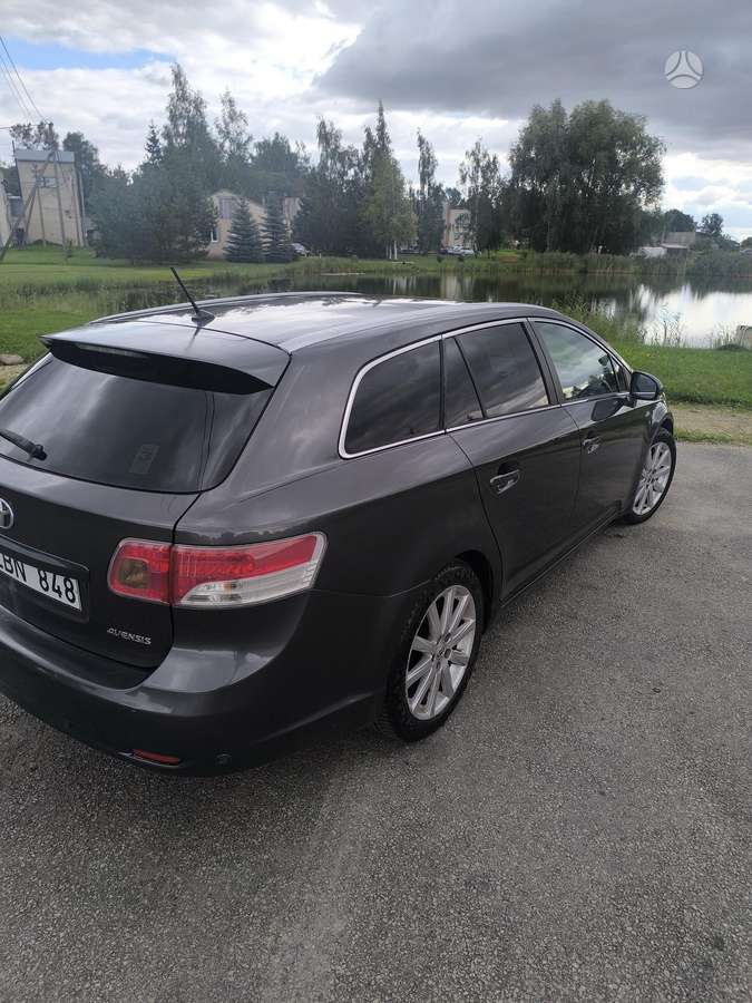 Toyota Avensis - 2
