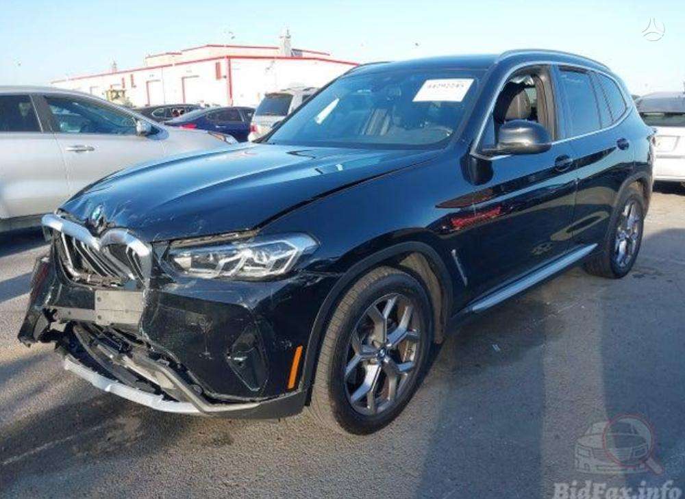 BMW X3, off-road / crossover