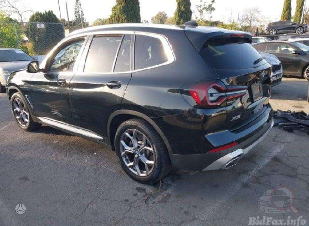 BMW X3, off-road / crossover