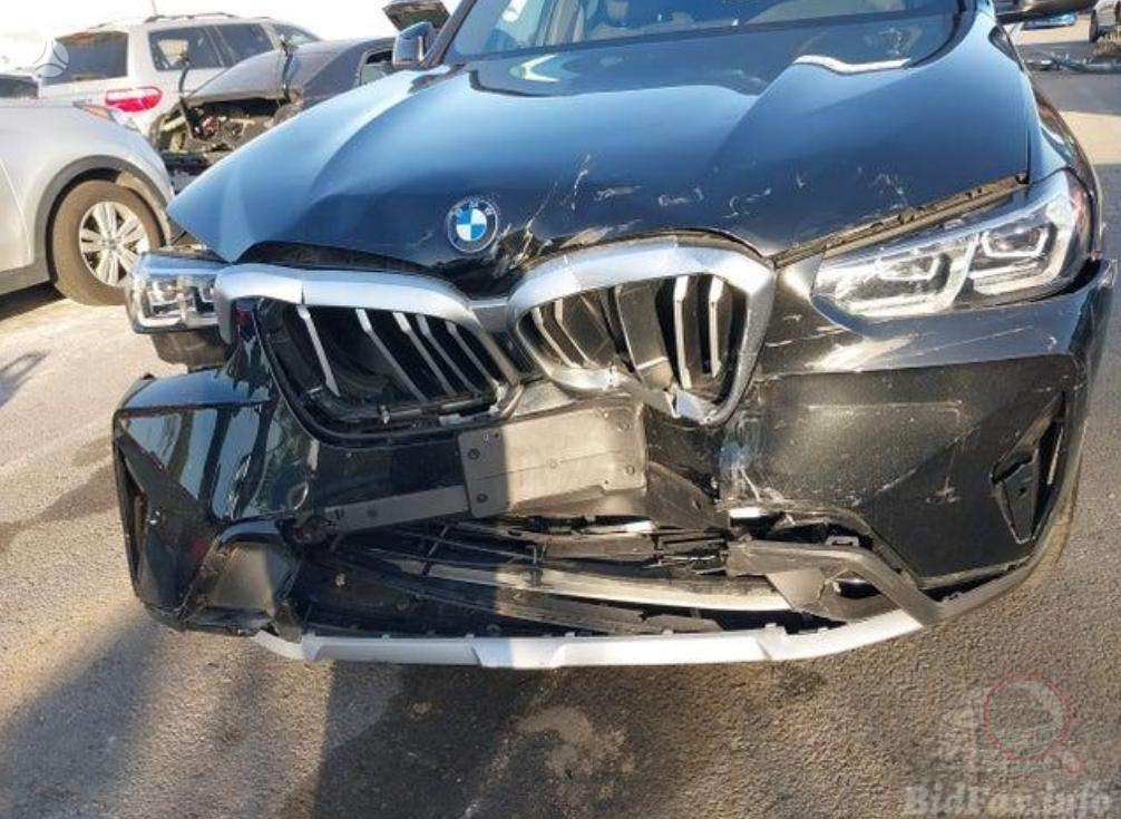BMW X3, off-road / crossover