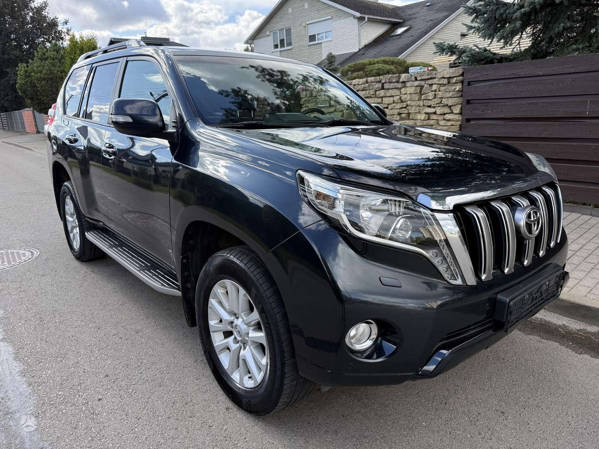 Toyota Land Cruiser - 1