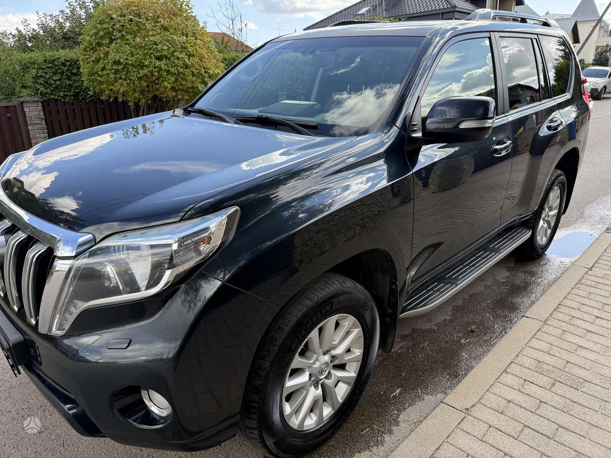 Toyota Land Cruiser - 3