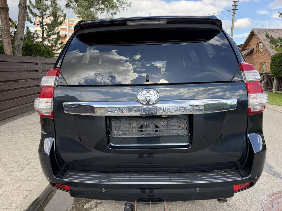 Toyota Land Cruiser - 5