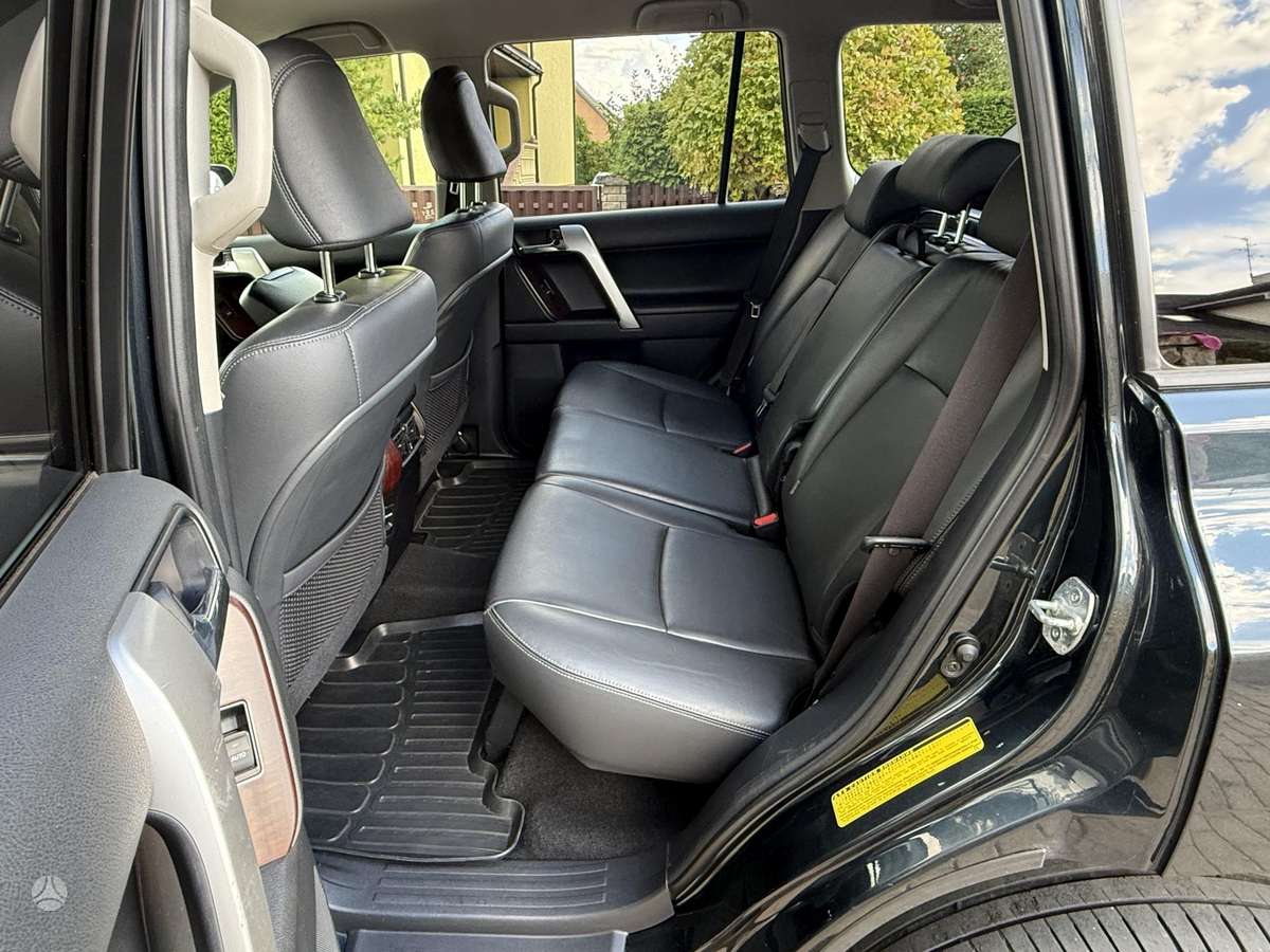 Toyota Land Cruiser - 11