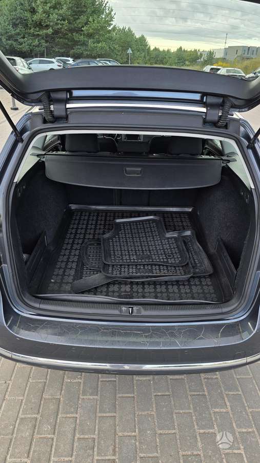 Volkswagen Passat - 10