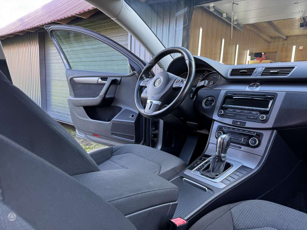 Volkswagen Passat - 10