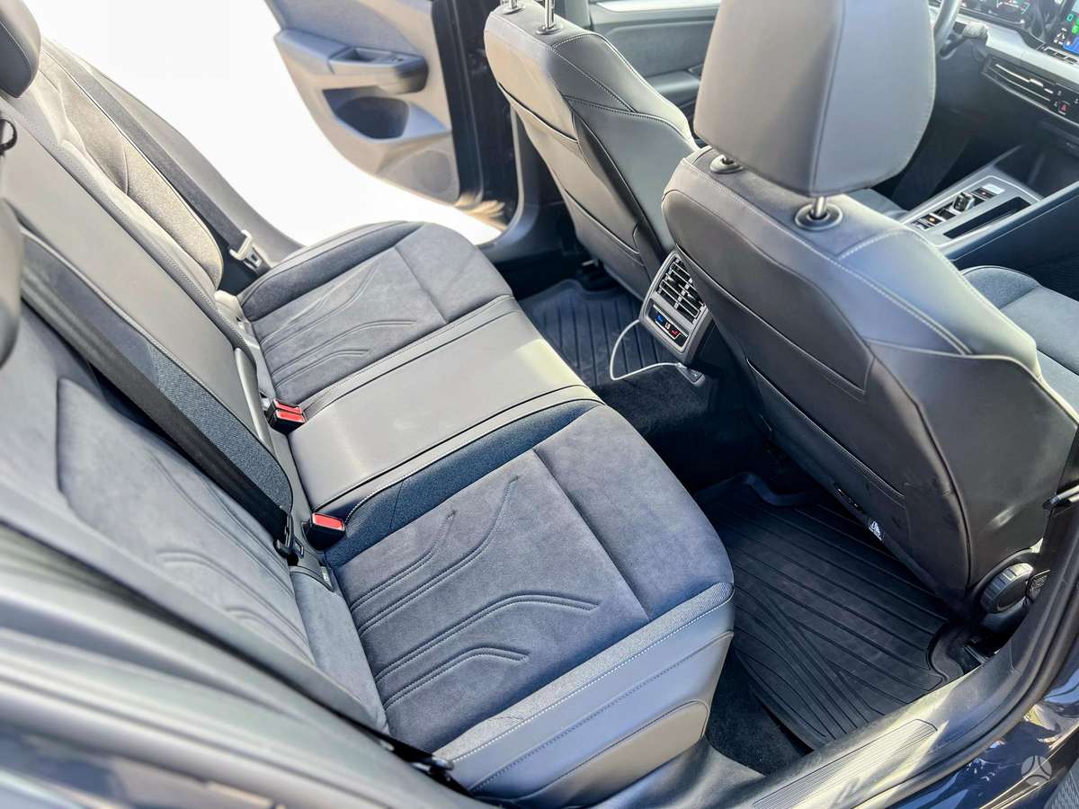 Volkswagen Golf - 10