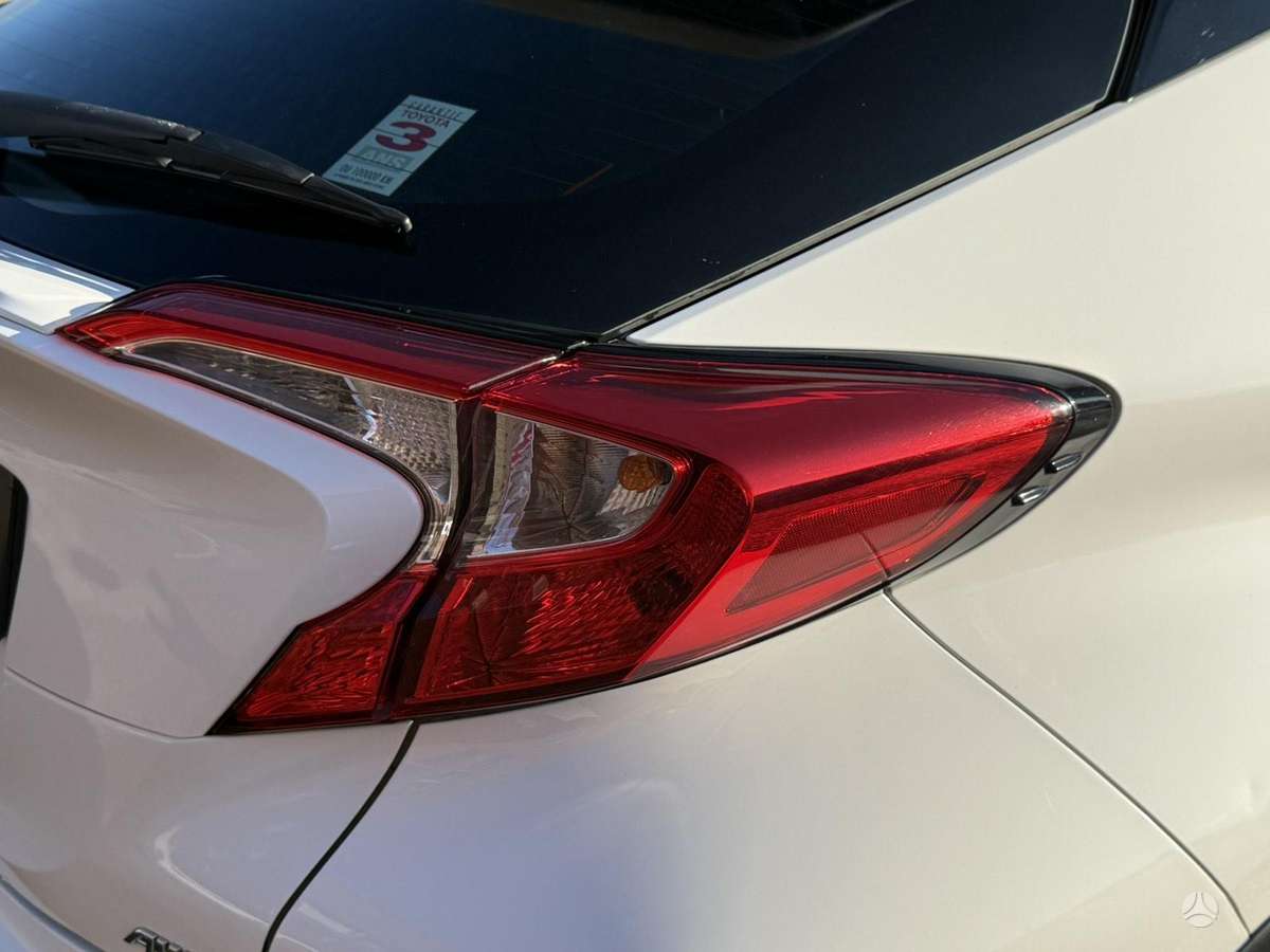 Toyota C-HR - 10