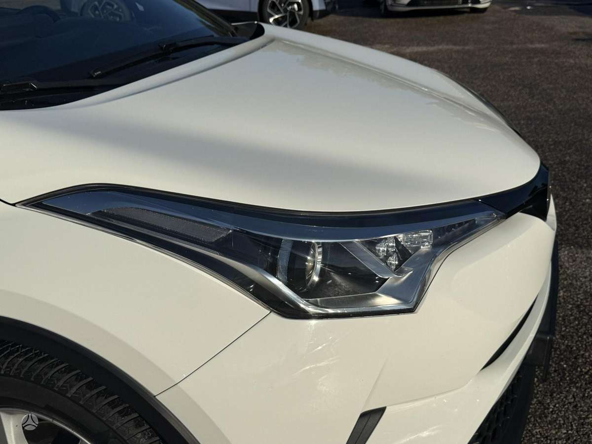 Toyota C-HR - 11