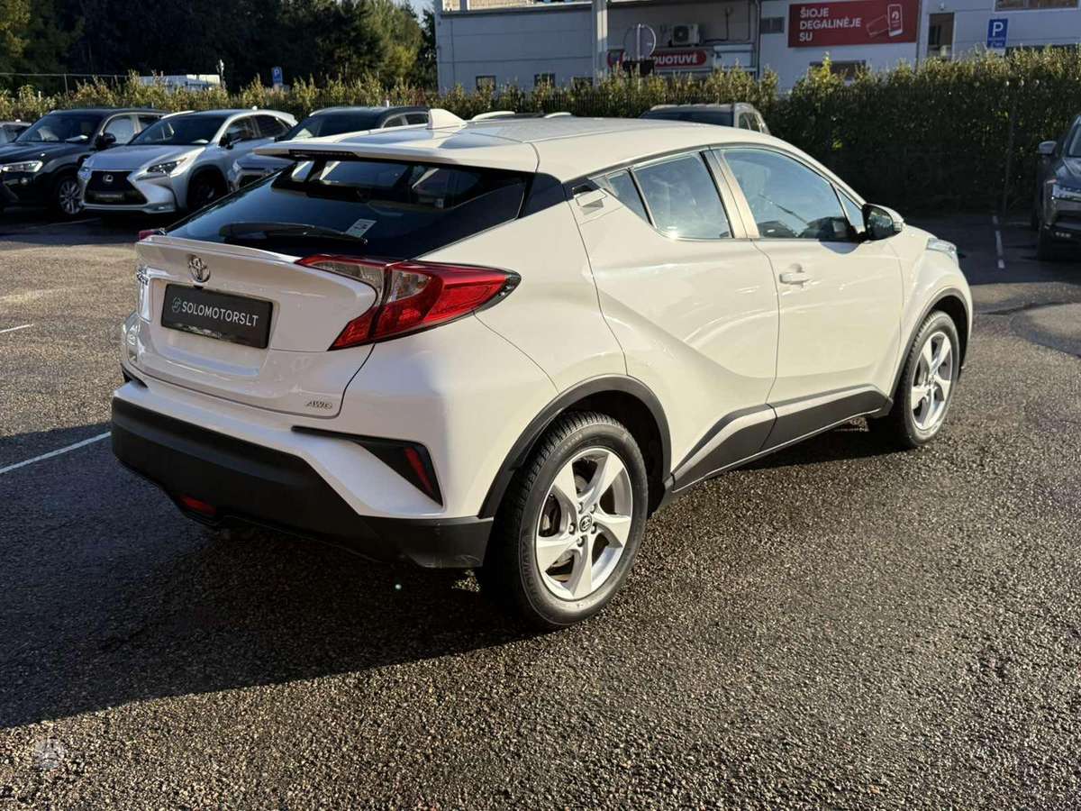 Toyota C-HR - 7