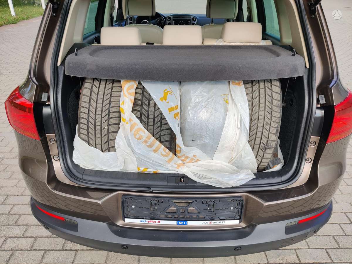 Volkswagen Tiguan - 12