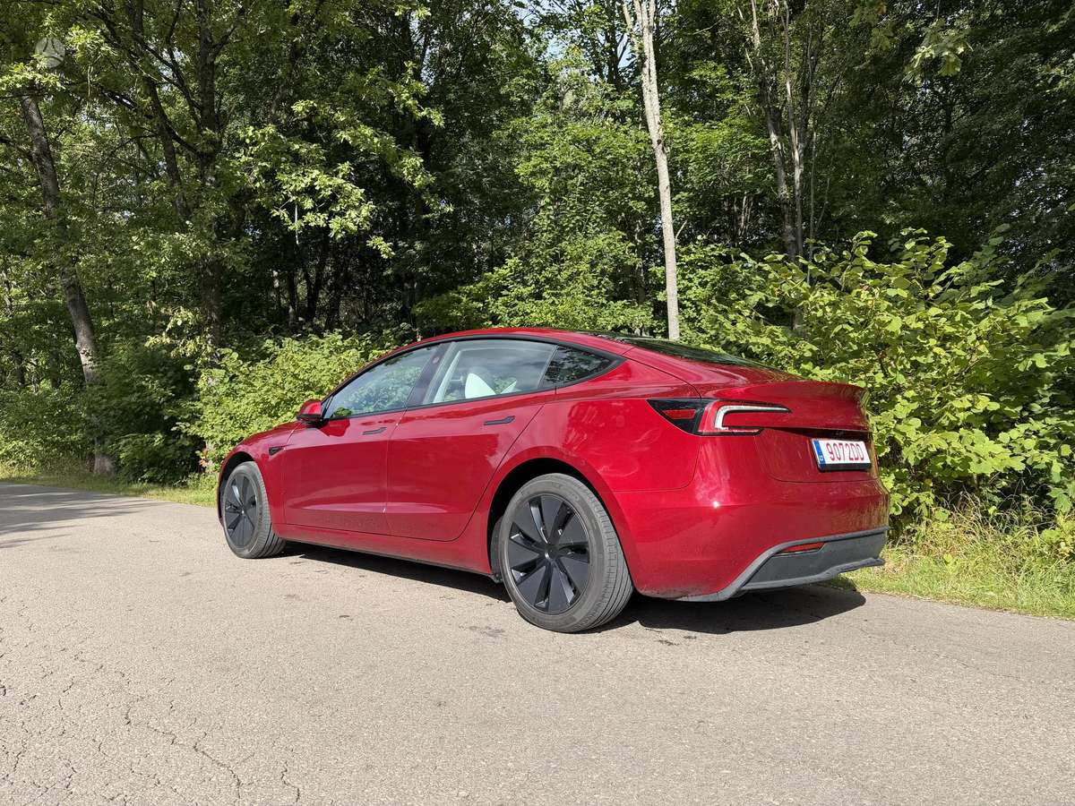 Tesla Model 3, 82 кВт·ч, Хэтчбек