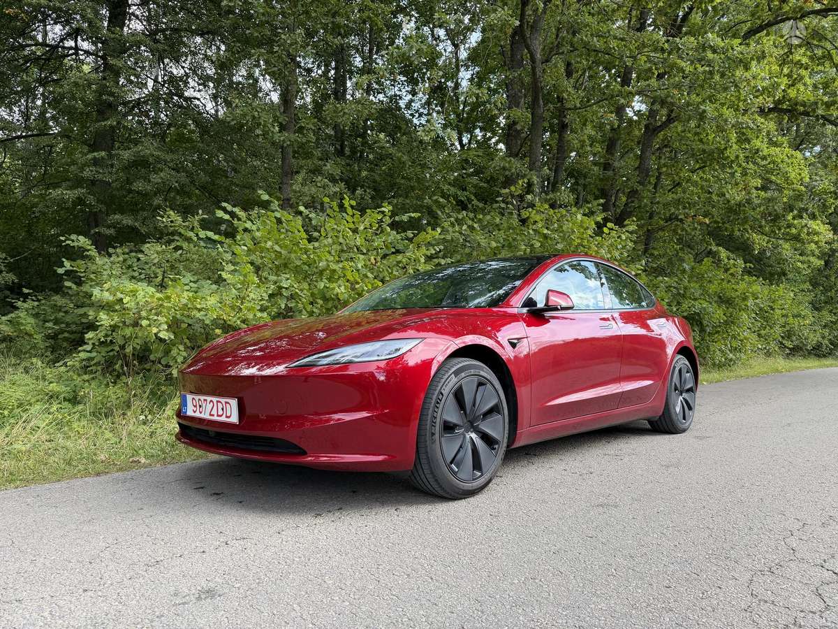 Tesla Model 3, 82 кВт·ч, Хэтчбек
