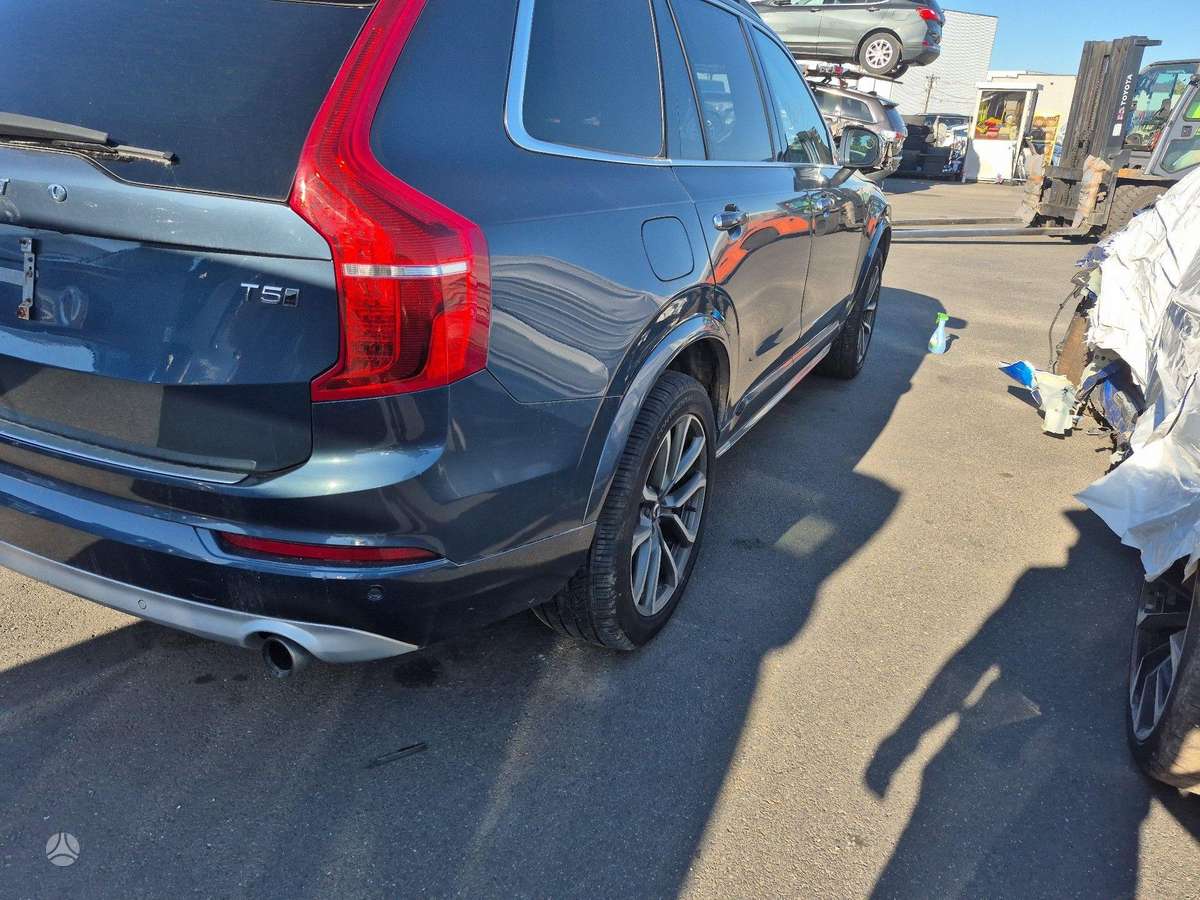 Volvo XC90 - 3