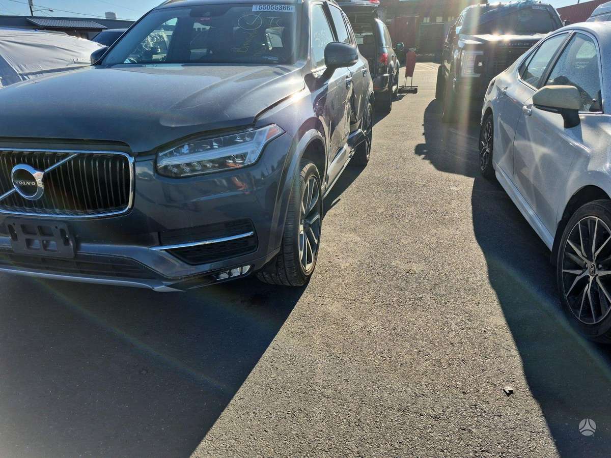 Volvo XC90 - 1